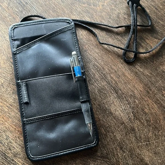 - Travel on Passport Wallet Travel Safe- pockets NWOT! Excellent condition - Picture 6 of 8